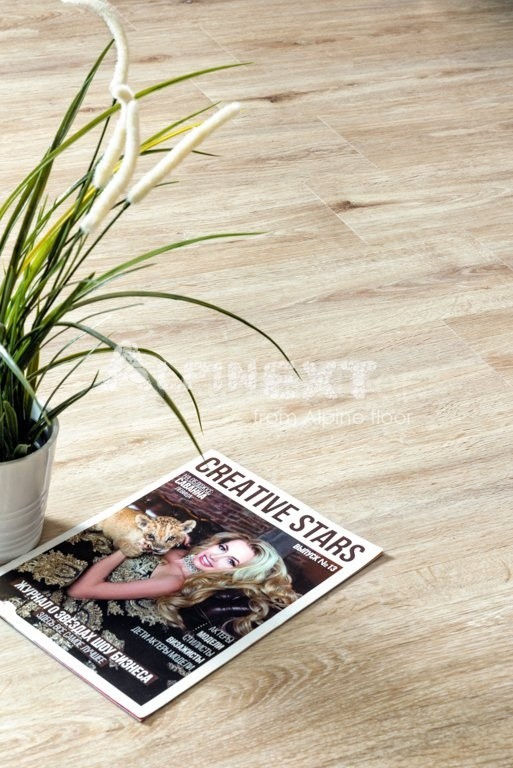 Замковая ПВХ плитка "Alpine Floor" Дуб Ваниль  (1220*183*4мм) — купить в Комсомольске-на-Амуре