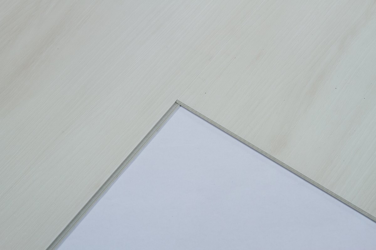 SPC ламинат "OneFloor" ЕСО 8055 (1220*184*4 мм) — купить в Комсомольске-на-Амуре