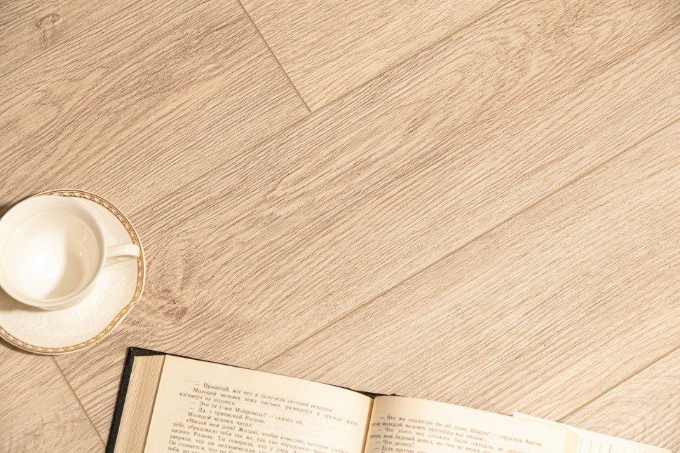 Виниловый ламинат "Bonkeel" Style Дуб Гарднер (1200*125*4 мм) — купить в Комсомольске-на-Амуре