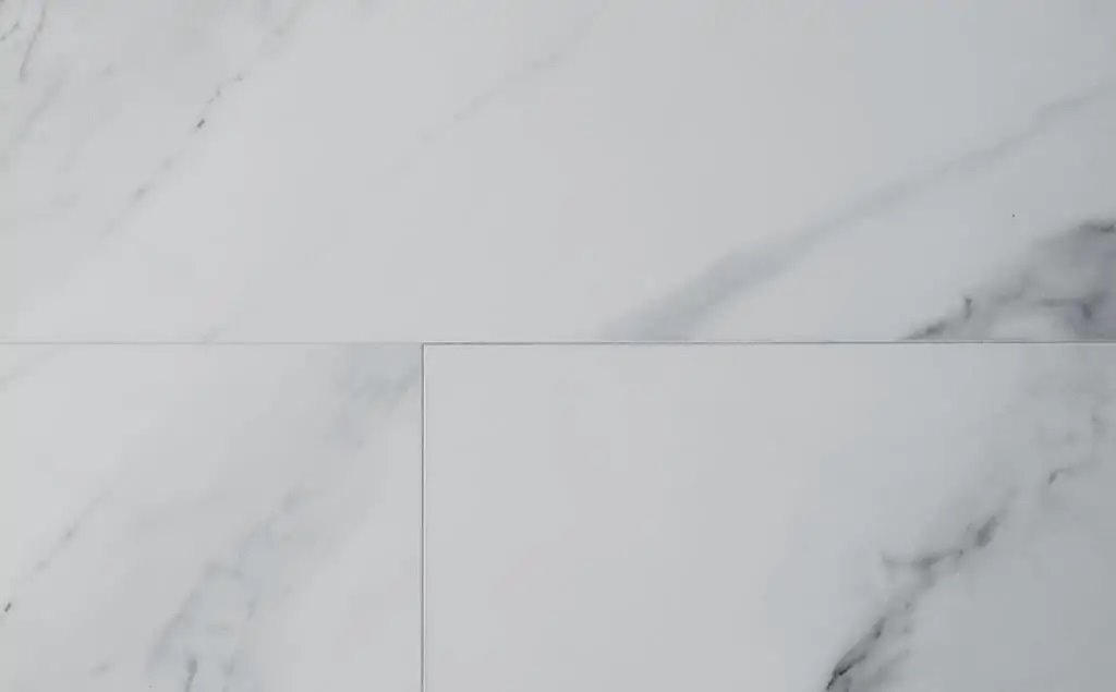 Виниловые полы "FirmFit" Tiles Мрамор Калакатта XT-4000 (600*300*5 мм) — купить в Комсомольске-на-Амуре