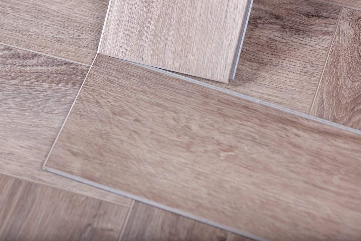 Замковая ПВХ плитка "Aberhof" Carmelita 2626 (615*123*5 мм) — купить в Комсомольске-на-Амуре